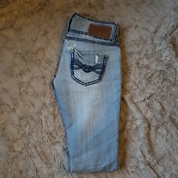 Ripped Jeans - Picture 2 of 6